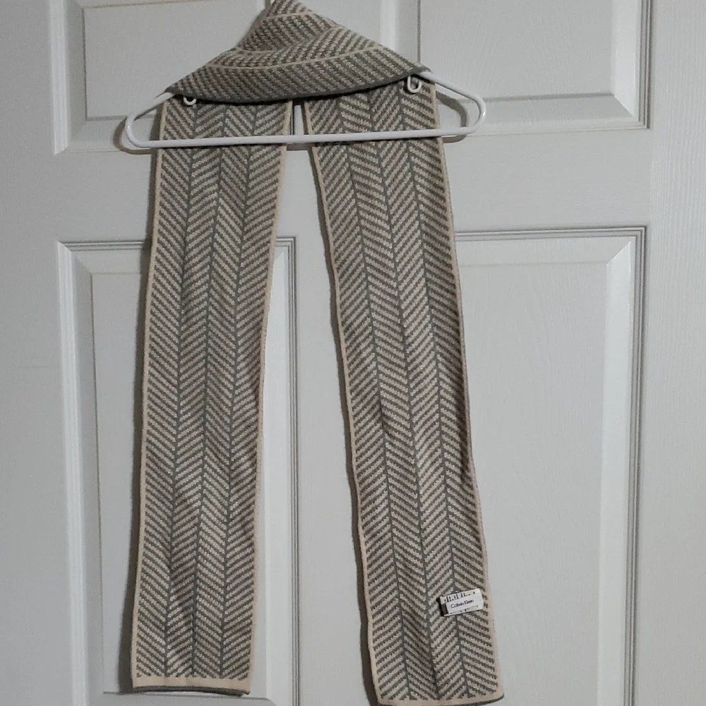 Calvin Klein Gray & Beige Herringbone Scarf  Soft Luxe Knit Texture 6” x 71”